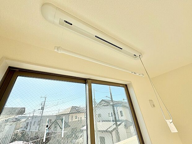 外干ししたくない洗濯物も室内干しスペースがあり便利です。