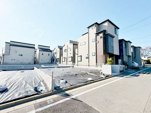 小学校まで徒歩5分、中学校まで徒歩9分でお子様の通学も安心です。