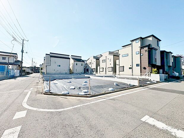 小学校まで徒歩5分、中学校まで徒歩9分でお子様の通学も安心です。