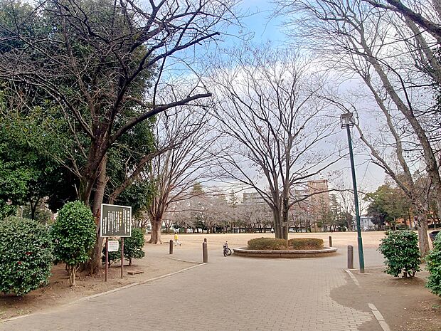 南越谷第一公園まで約1100m