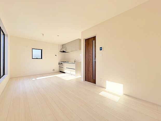 2階にリビングを配置することにより、プライバシーも守られた安心の空間。