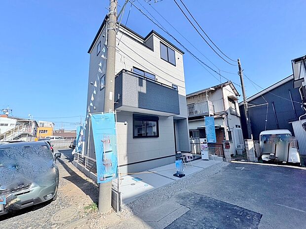 敷地内に1台分のカースペースを確保いたしました。