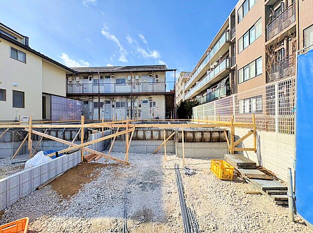 可動棚付き収納や便利なカウンター、広々WICなど機能的な収納を備えています。(令和8年1月 撮影)