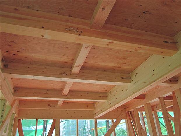 【剛床工法】横揺れに強い「剛床工法」を採用