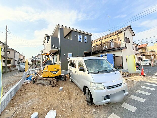 南向きで豊かな光が差し込むリビング空間。(令和8年1月 撮影)