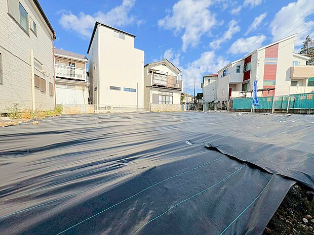 南浦和駅まで徒歩17分の立地です。(令和7年11月 撮影)