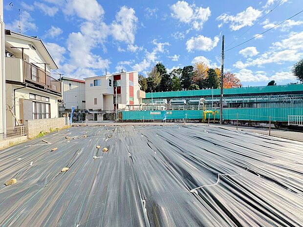 街並み全体を融合させることで、より高いステータスの演出が可能。(令和7年11月 撮影)