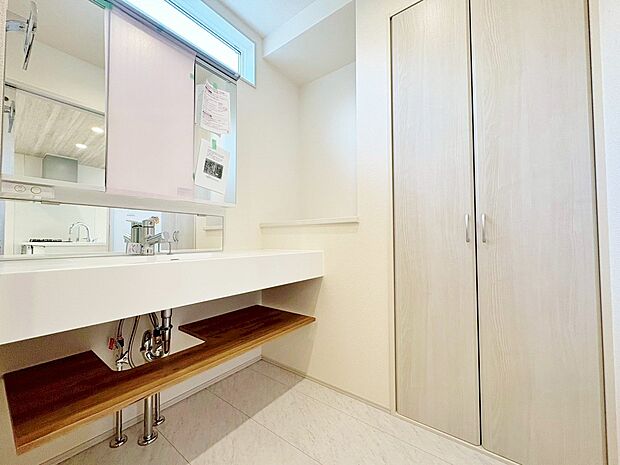 朝の慌ただしい時間でもホテルライクなスペースを感じます。