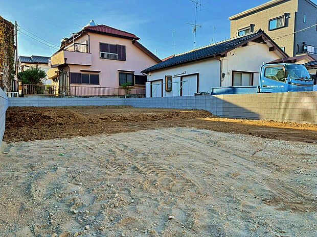 キッチンにはパントリーを設け、色々な物を収納できるスペースを確保しました。(令和7年12月 撮影)