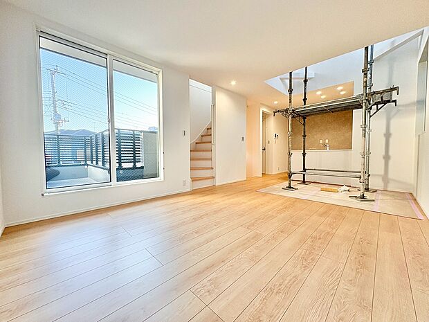 プライバシーに配慮した2階リビング設計。(令和7年12月 撮影)