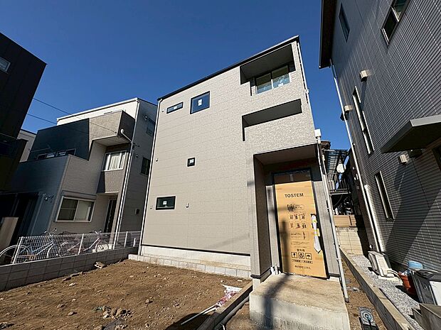 プライバシーに配慮した2階リビング設計。(令和7年11月 撮影)