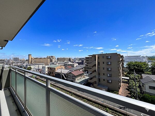 バルコニーに出た時、頬をなでる優しい風を感じます。