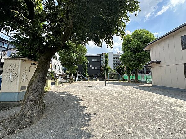 南町児童公園まで約130m