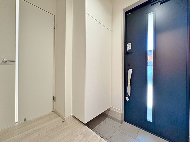 「行ってきます」と「ただいま」はこの玄関から始まります。