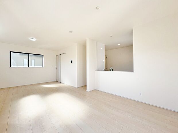 ご家族が自然と集まる空間を設計から実現しました。