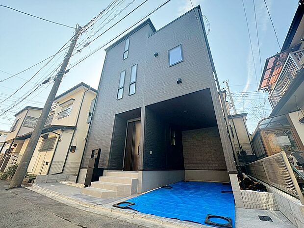 ビルトインガレージを採用しました。