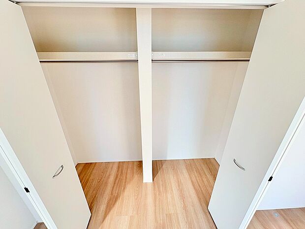 機能的な収納を配置して、片付いた空間を維持できそう。