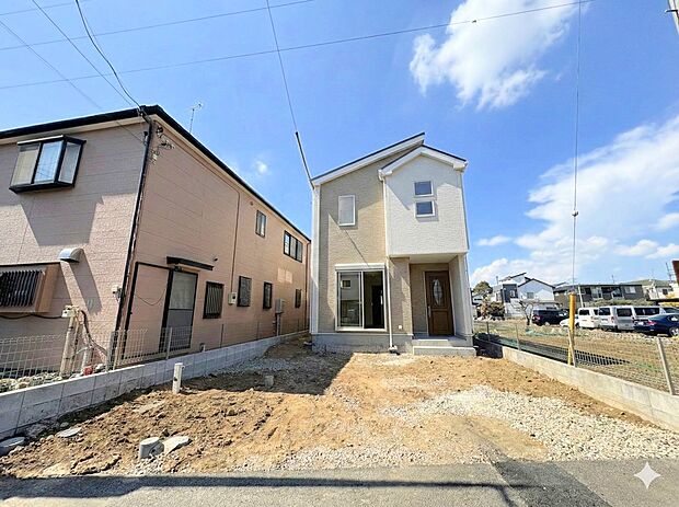 並列で2台駐車可能なカースペースです。(令和8年2月 撮影)