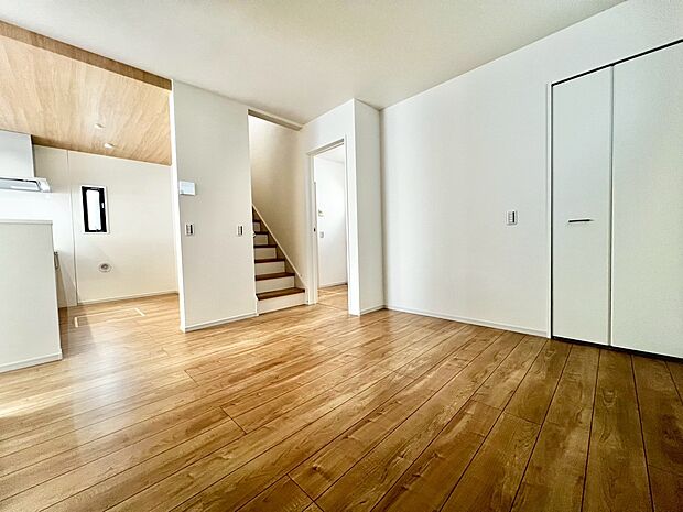 リビングと続き間コンセプトルームはテレワークスペースにも。