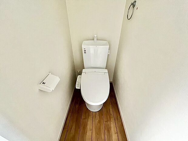 白を基調に飽きのこない空間は、質感豊かな仕上がりです。