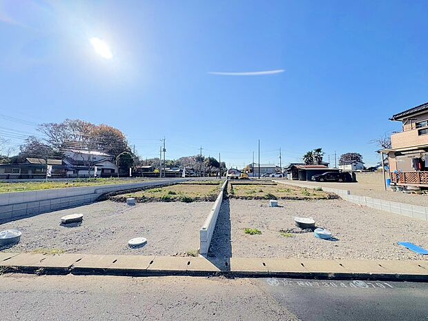 2階は全居室二面採光、全居室に収納を完備したストレスフリーなお住まいです。(令和7年11月 撮影)