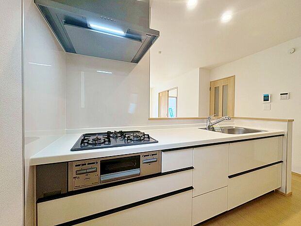 材料を並べたり盛り付けたり、作業しやすい広さを確保しました。