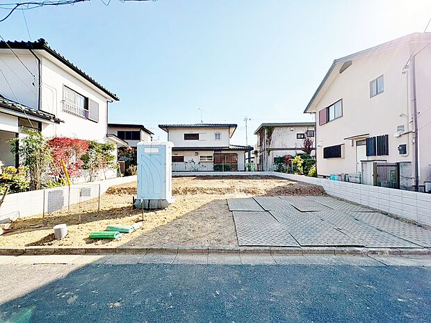 ゆとりの敷地60坪以上の4LDK。全室南向きで明るい間取り。(令和7年11月 撮影)