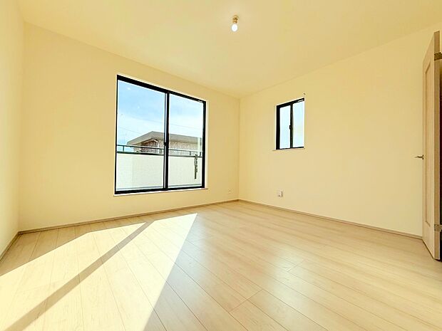 心から寛げる寝室で心地よいひと時を楽しめます。