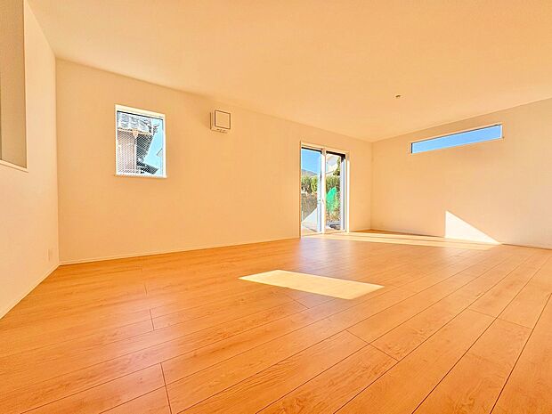 ワンフロアにリビング・ダイニング・キッチンが緩やかに繋がります。