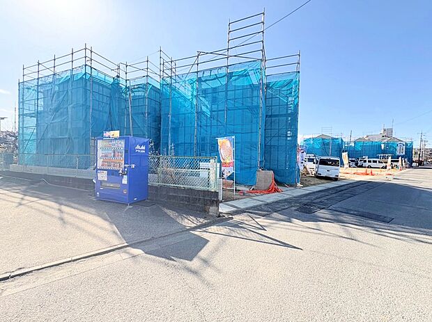 二部屋に面したバルコニーは洗濯や布団を干す時にも効率の良い動線。(令和8年1月 撮影)