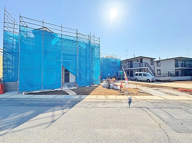 二部屋に面したバルコニーは洗濯や布団を干す時にも効率の良い動線。(令和8年2月 撮影)