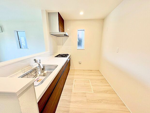 毎日のお料理もお掃除もテキパキはかどるシステムキッチン。