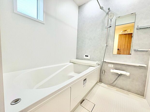 心地よいバスタイムを演出する浴室はゆとりあるサイズを採用。