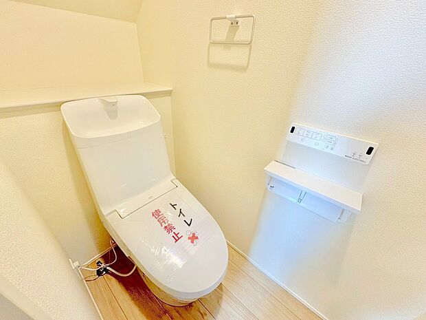 清潔感あるホワイト調のクロスで落ち着いた雰囲気を創り上げました。