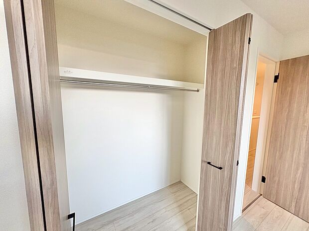 各お部屋にしっかりと収納スペースを設けてあります。