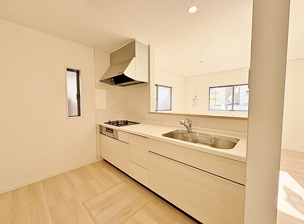 会話の弾むキッチンは自然とご家族の中心に。