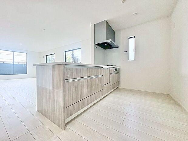 食洗機があると家事の時短につながります。ご家族と過ごす時間を増やせますよ。