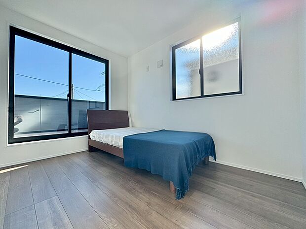 一日中明るい空間での生活は誰もが憧れる生活です。