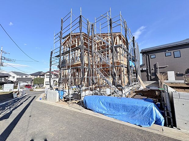 周辺環境とのコラボレーションにより統一感を演出。(令和7年12月 撮影)