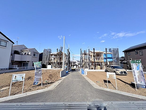 バルコニーに面した主寝室は8帖＋収納付きでゆったりとお過ごしいただけます。(令和7年12月 撮影)