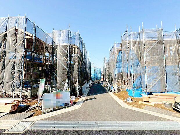 左側手前から2棟目。LDK+続き間の4.5帖洋室(畳敷き)付き。(令和8年3月 撮影)