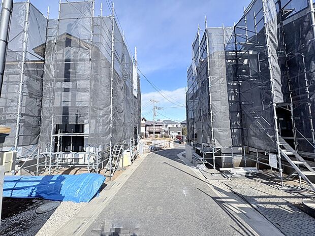 カースペースには2台駐車可能です。（車種による）(令和8年1月 撮影)