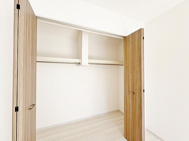 全居室に収納を完備したストレスフリーなお住まいです。