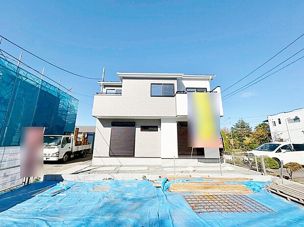 明るい色の外壁がデザイン性を高めてくれます。