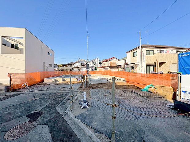 小・中学校まで徒歩7分でお子様の通学も安心です。(令和8年1月 撮影)