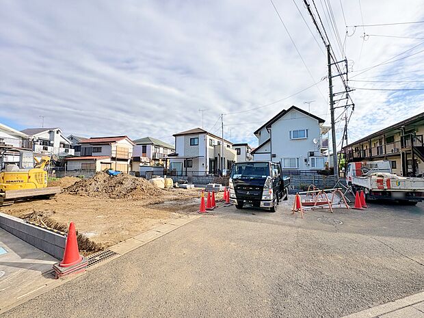 小・中学校まで徒歩7分でお子様の通学も安心です。(令和7年12月 撮影)