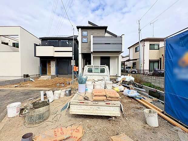 太陽光パネル標準装備。充実の設備・仕様で新生活を快適にスタートできます。(令和8年3月 撮影)