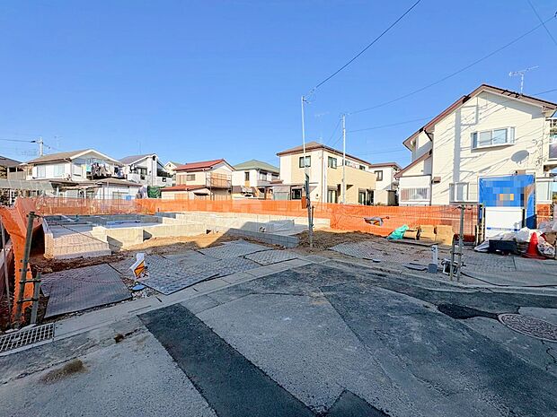 太陽光パネル標準装備。充実の設備・仕様で新生活を快適にスタートできます。(令和8年1月 撮影)