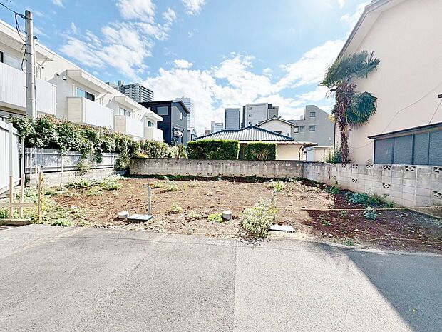 ここに住まう方へ余すこと無く太陽の恵みを届けられるように。(令和7年10月 撮影)