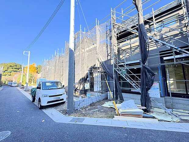 穏やかな風と陽光を導き、プライバシーに配慮された設計プラン。(令和7年12月 撮影)